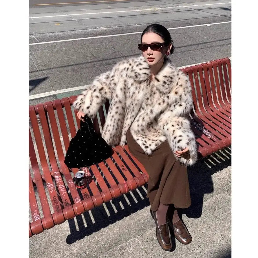 Luxury Vegan Fur Coat Women Winter Leopard Print Gradient Faux Fur Jacket Retro Shearling Collar Slim Fit Animal Print Trench