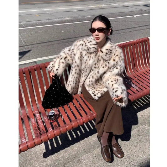 Luxury Vegan Fur Coat Women Winter Leopard Print Gradient Faux Fur Jacket Retro Shearling Collar Slim Fit Animal Print Trench